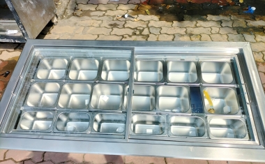 Thùng Giữ  Lạnh 15 khay 1/6