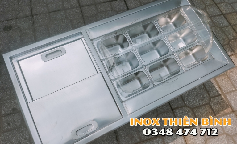 Thùng đá có 9 khay nắp mica tròn