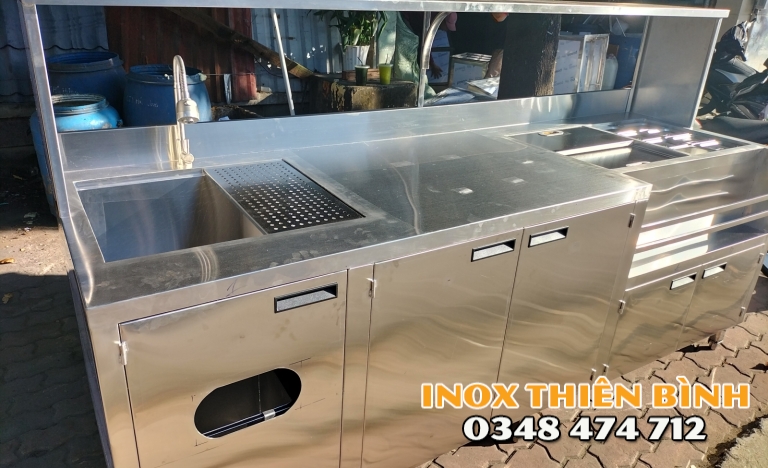 Quầy Pha Chế 2m3, có 8 khay topping 1/9 ,1 chậu rửa 