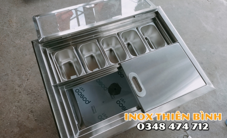 Thùng đá 5 khay âm quầy nắp mica