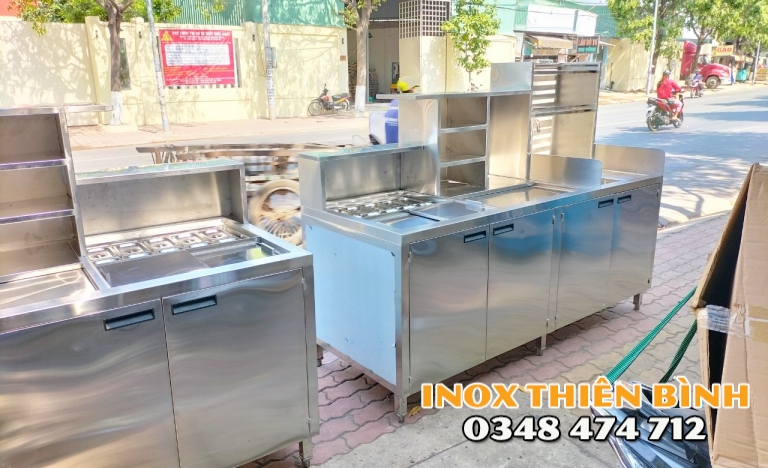 Quầy pha chế 2m có 10 khay topping