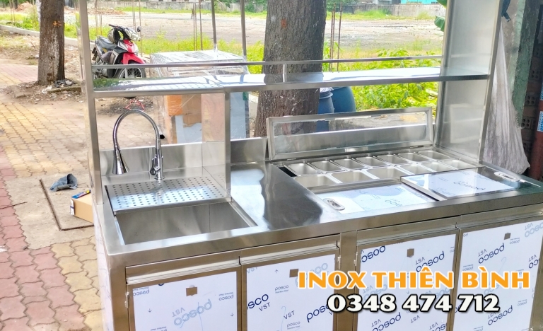 Quầy pha chế 1m6 có 10 khay 1.5l