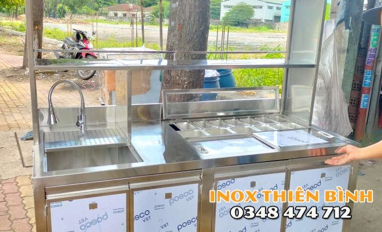 Quầy pha chế 1m6 có 10 khay 1.5l