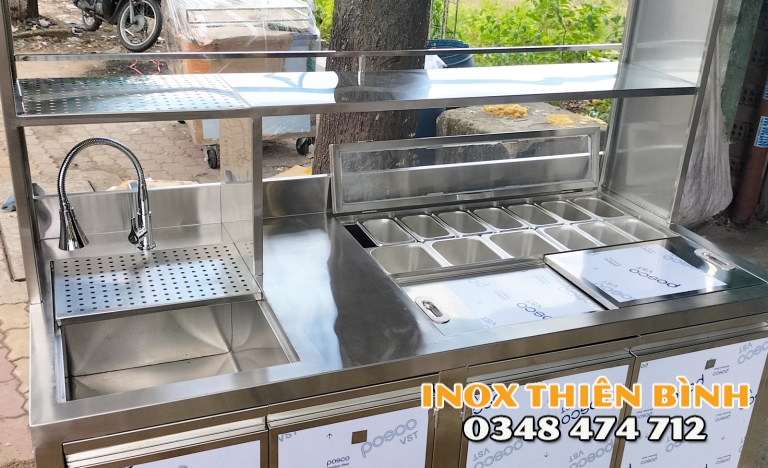 Quầy pha chế 1m6 có 10 khay 1.5l