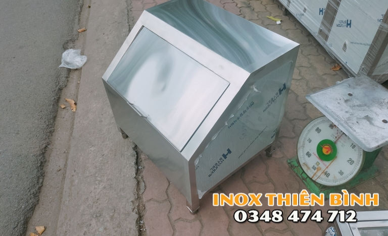 Thùng đá xéo KT 60x50x70