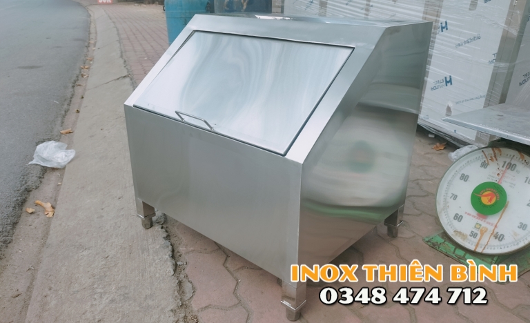 Thùng đá xéo KT 60x50x70