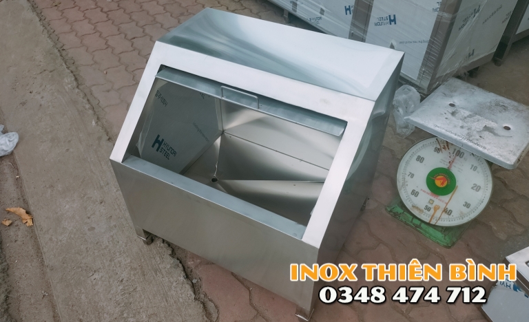 Thùng đá xéo KT 60x50x70