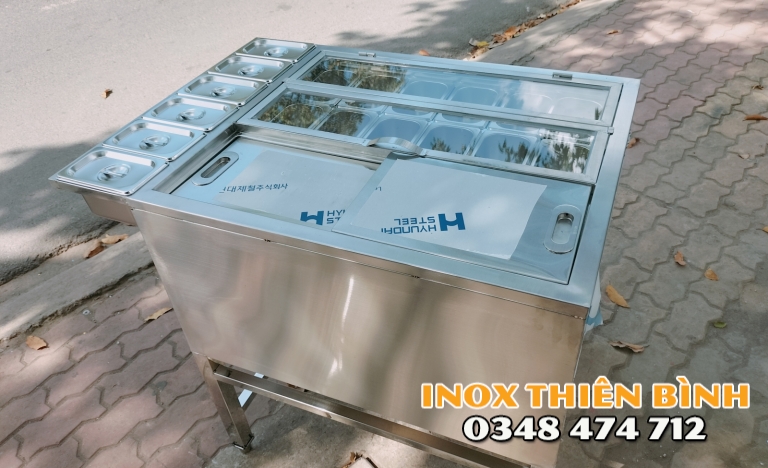Thùng đá có chân 12 giữ lạnh + 6 khay không lạnh