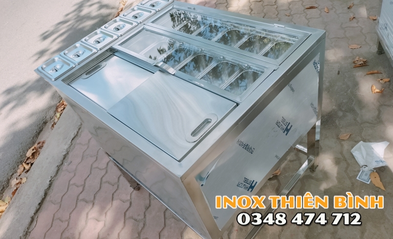 Thùng đá có chân 12 giữ lạnh + 6 khay không lạnh