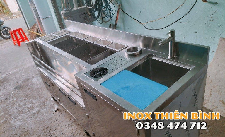 Quầy bar 1m750 full option 