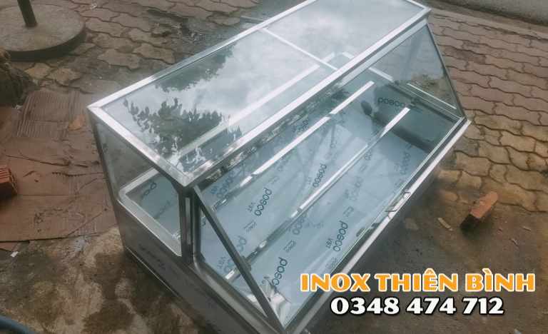 Thùng giữ lạnh 18 khay có kệ kính