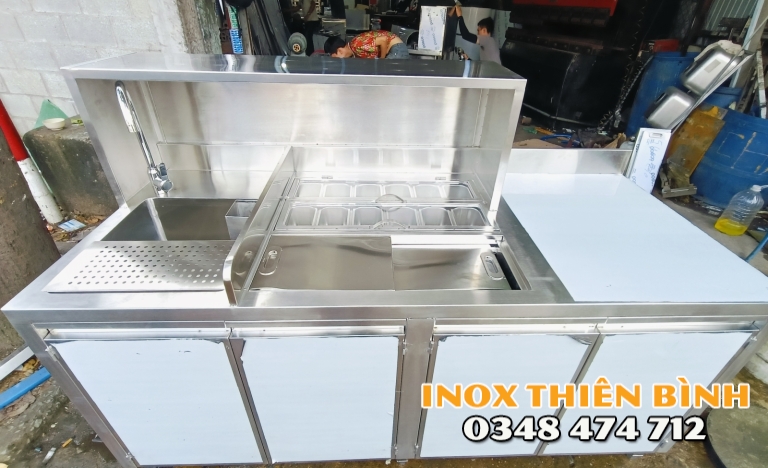 Quầy pha chế 1m8 có 12 khay