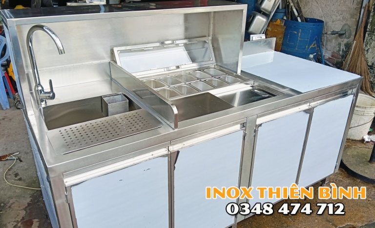 Quầy pha chế 1m8 có 12 khay