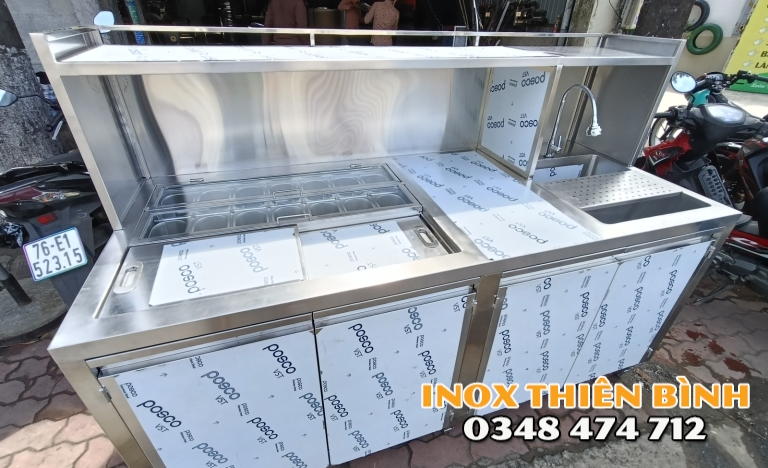 Quầy pha chế 1m8 có 14 khay