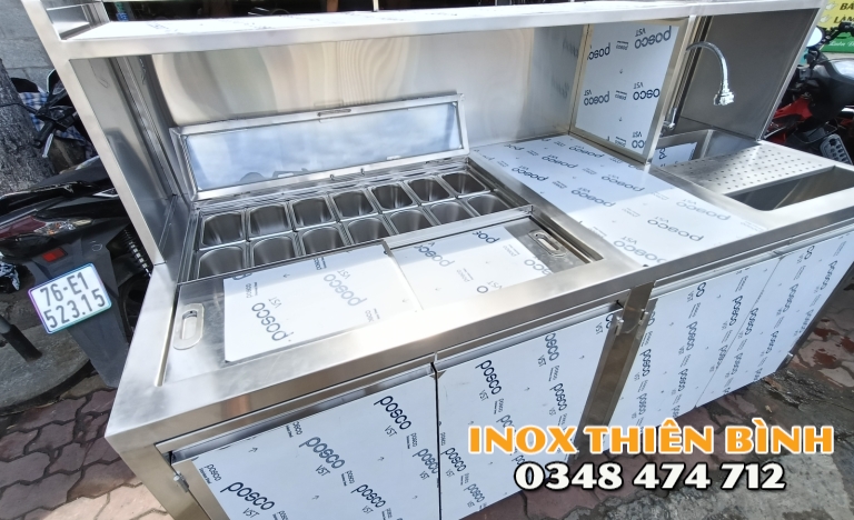 Quầy pha chế 1m8 có 14 khay