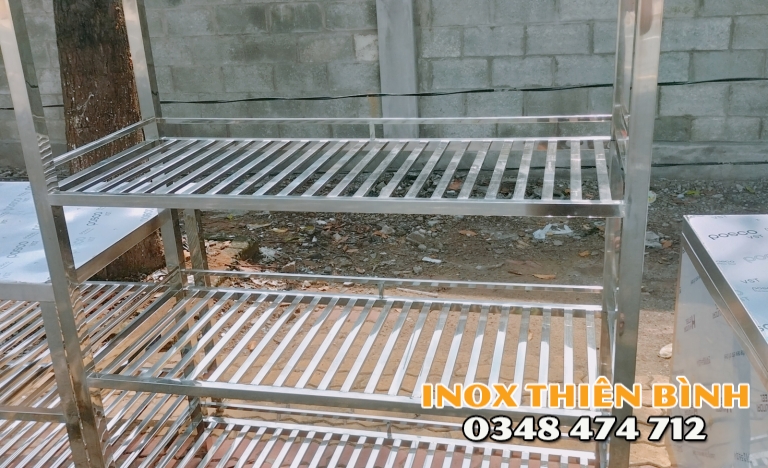 Kệ 4  tầng đan ống KT 1m2x500x1m6